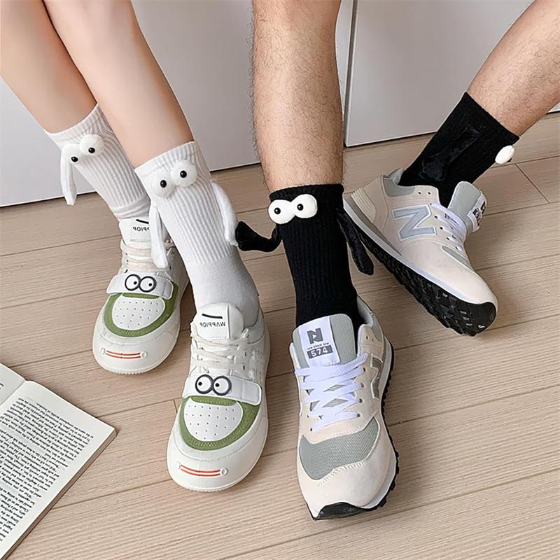 2 Pairs Magnetic Holding Hands Socks Funny Gifts For Couples, Anniversary, Best Friends, Engagements, Teens