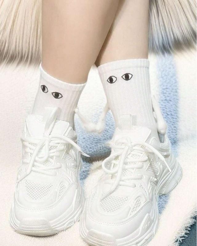 Sports Outdoor 2 Pairs of Creative Cute Couple Holding Hands Socks with Personality Stereoscopic Cartoon Eyes 3D Design for Daily Life Wear