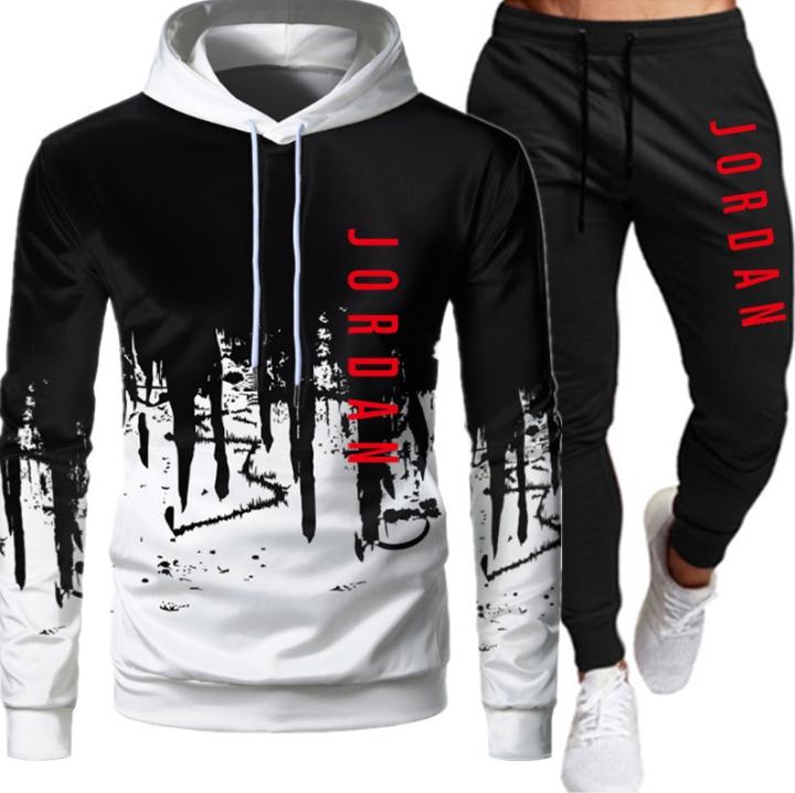 New digital printing, the perfect combination of fashion and comfort. Men's hooded sports suit