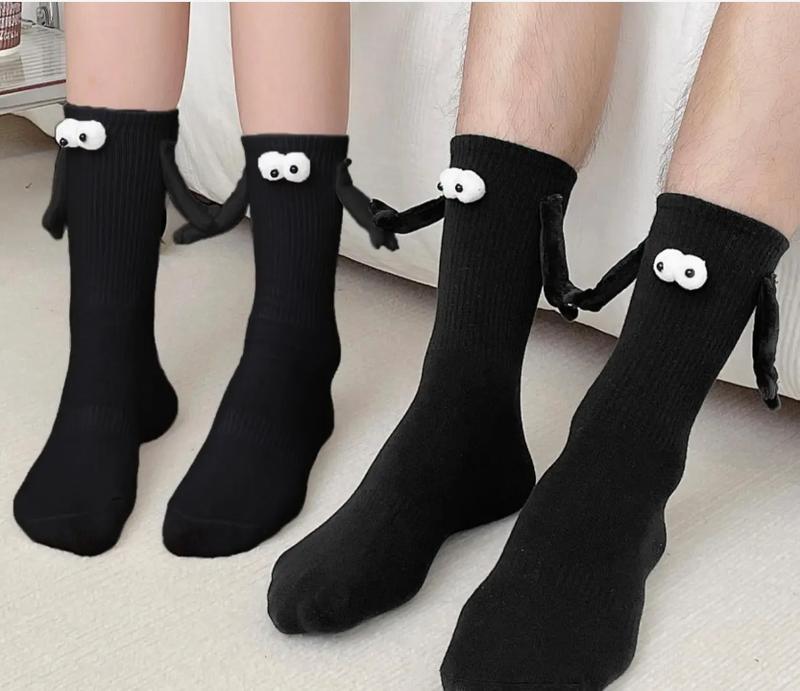 Men's Magnetic Holding Hands Design Crew Socks, Creative Casual Soft Comfortable Breathable Mid-calf Socks For Daily Wear, Men's Socks & Hosiery