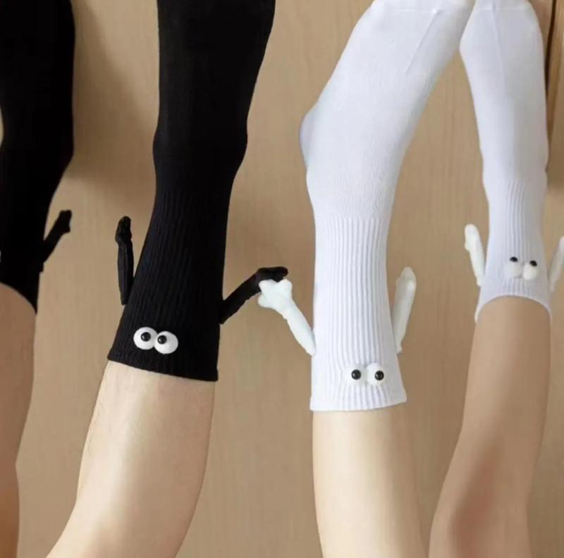 Men's Magnetic Holding Hands Design Crew Socks, Creative Casual Soft Comfortable Breathable Mid-calf Socks For Daily Wear, Men's Socks & Hosiery