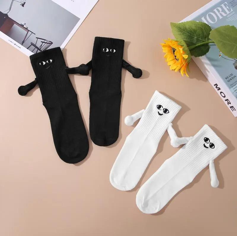 Men's Magnetic Holding Hands Design Crew Socks, Creative Casual Soft Comfortable Breathable Mid-calf Socks For Daily Wear, Men's Socks & Hosiery