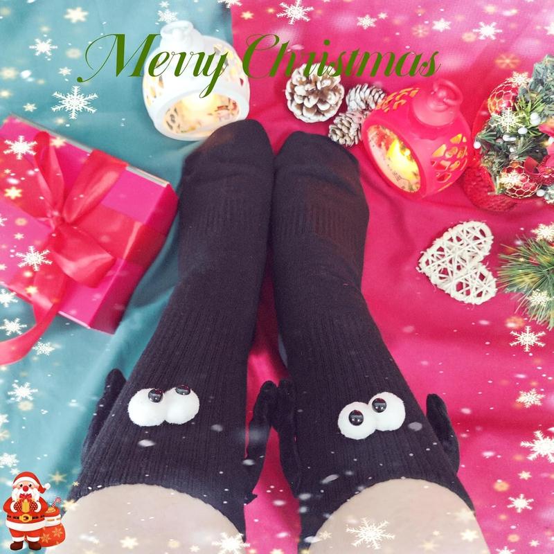 MAG HAND SOCKS: Fun for WM, Crazy for Kids. Couple White Elephant Gift.Unisex Xmas Outfit. Big Matching Day. Menswear Womenswear. Big Matching Teacher